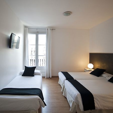 Super Balmes Guest House Barcelona Luaran gambar